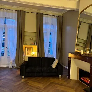 https://magnifique-appartement-renove.midi-pyreneeshotels.com