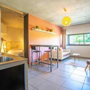 https://appartement-le-saint-roch-1-avignon.fr-provencehotel.com